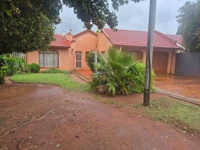 House For Sale in Ennerdale, Johannesburg