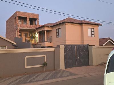 Apartment / Flat For Rent in Protea Glen Ext, Soweto